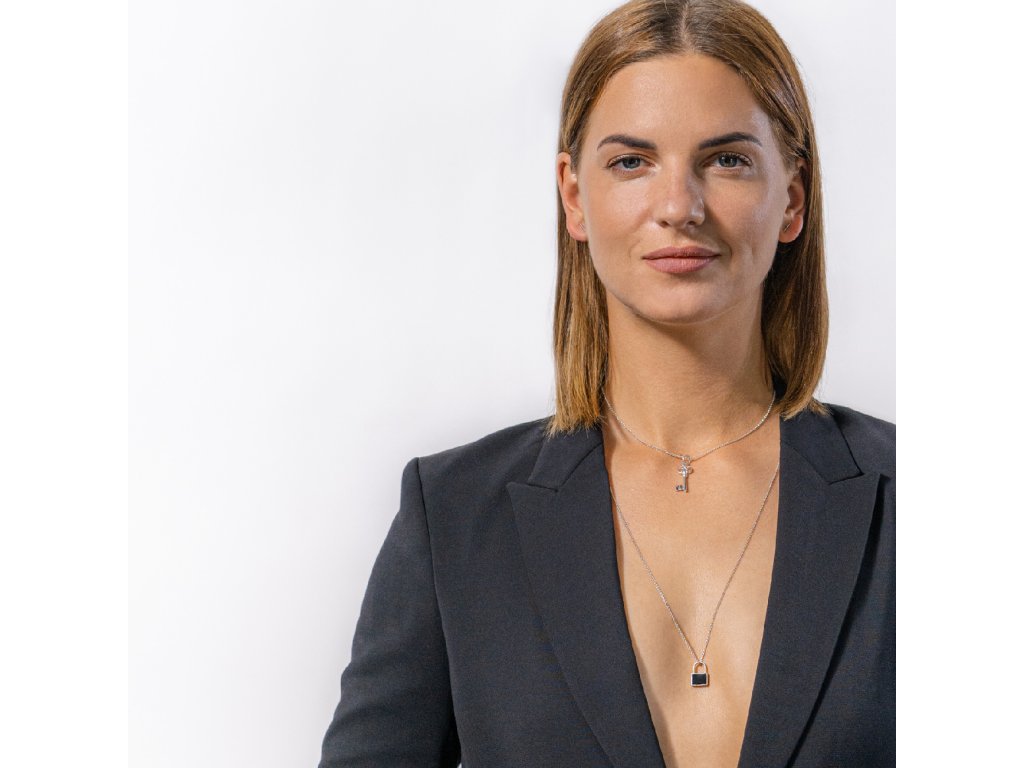 strieborny-zamok-na-retiazke