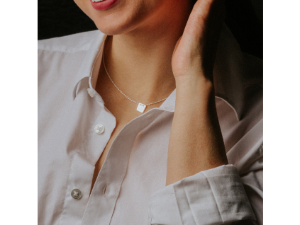 Strieborny nahrdelnik